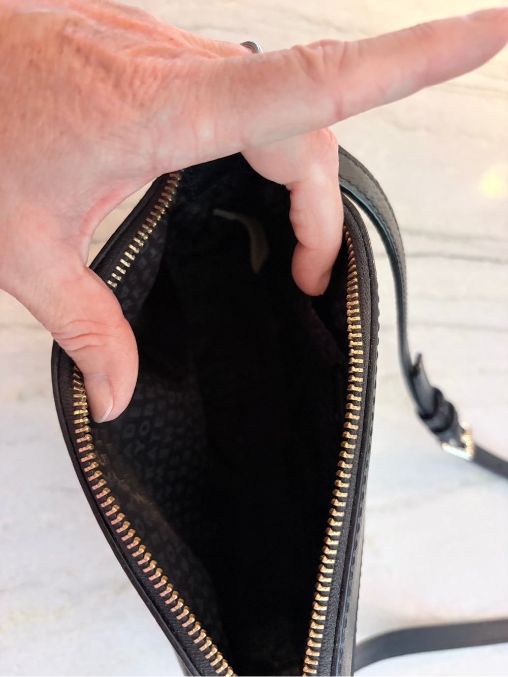 Kate Spade Black Pebbled Leather Crossbody with Gold Hardware. EUC - Picture 10 of 12